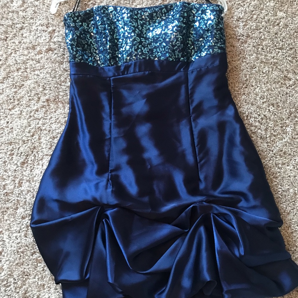 Juniors cocktail dress. Size 7!